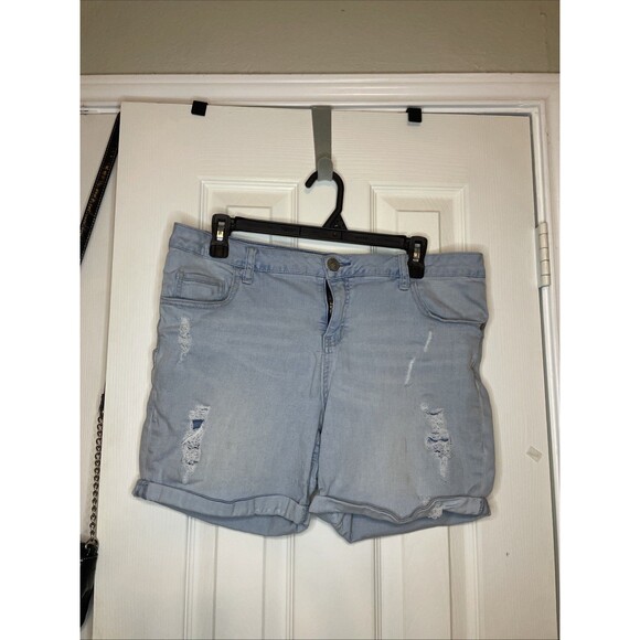 Justice JuniorPlus Size 20 Light Wash Distressed Jean Shorts Stretchy Rolled Hem - Picture 1 of 9